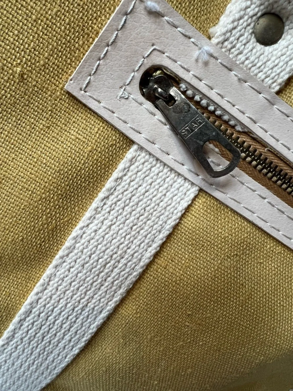Vintage 60s Canvas Tote Bag in Mustard Yellow with Cream Straps - Picture 11 of 12